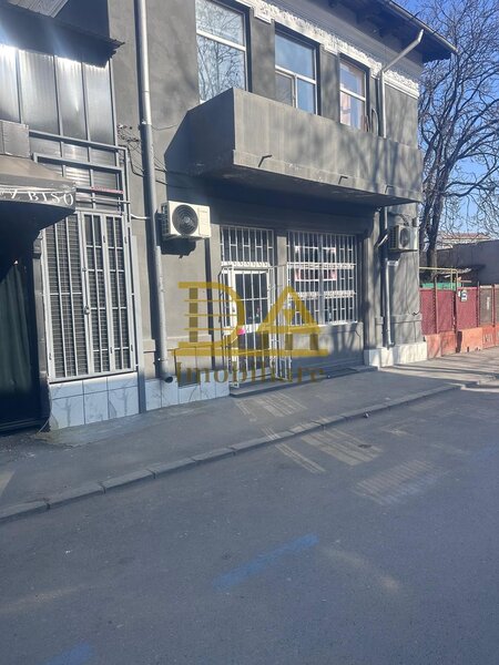 Buzesti spatiu comercial de inchiriat  (pretabil si Horeca)